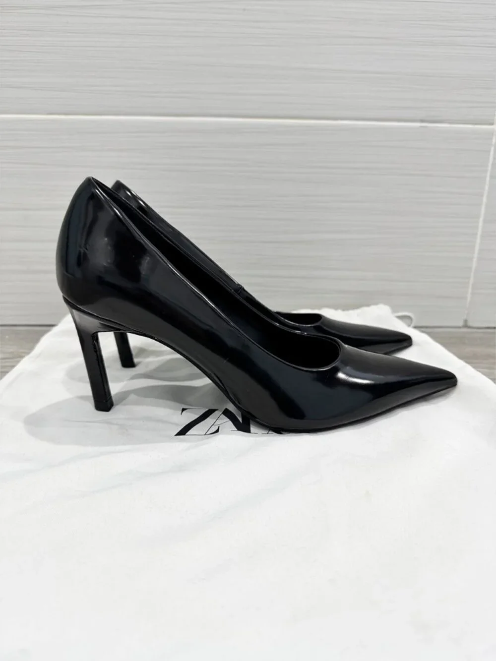 NEW Zara Classic Pointed Toe Black Pump Heels size 35 - Picture 4 of 6